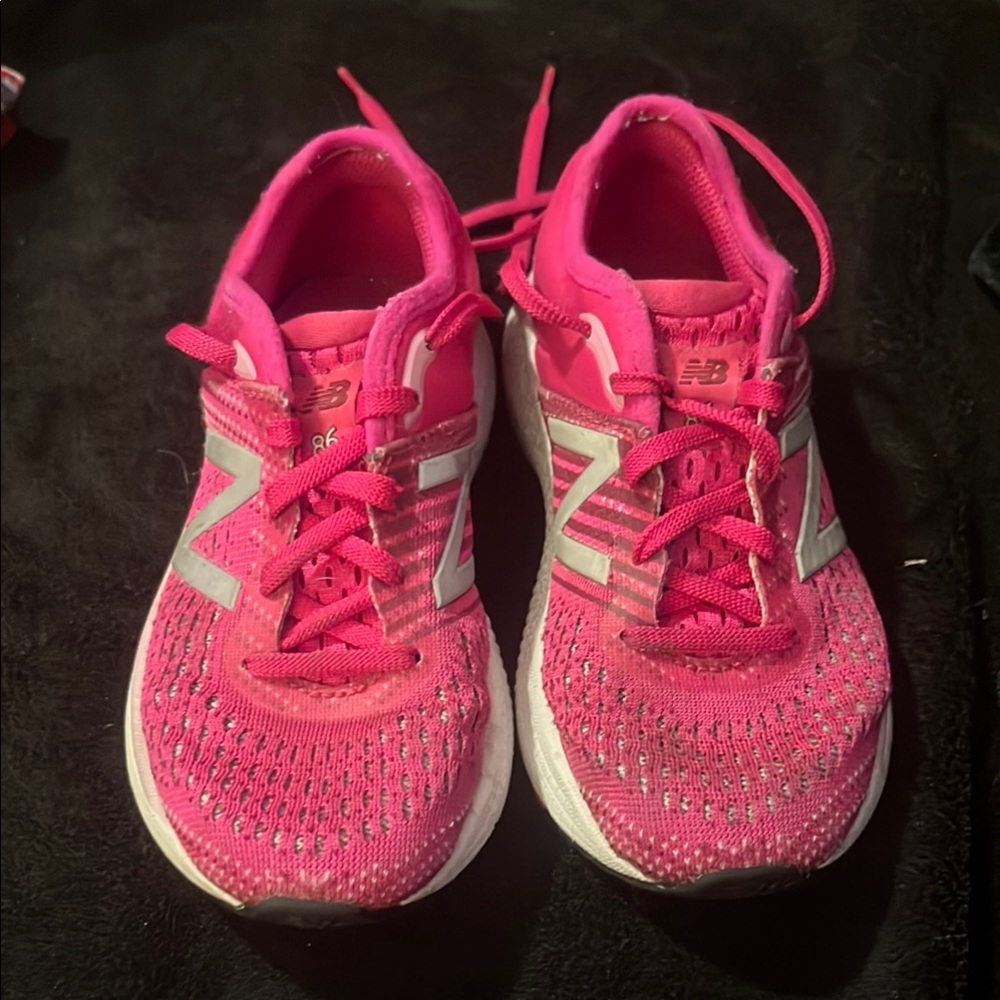 New Balance Kids' Sneakers in Pink and White
Slightly used like new